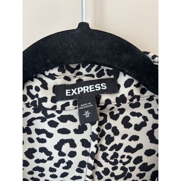 Express Women’s Button Down Shirt Cheetah Print Essential Blouse Size Medium - Picture 3 of 11